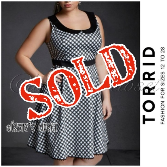 torrid Dresses & Skirts - Torrid Orphan Black Alison Peter Pan Collar Gun Print Retro Swing Dress 22 3X